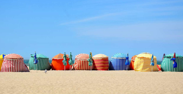 Parasols Trouville©Kévin THIBAUD