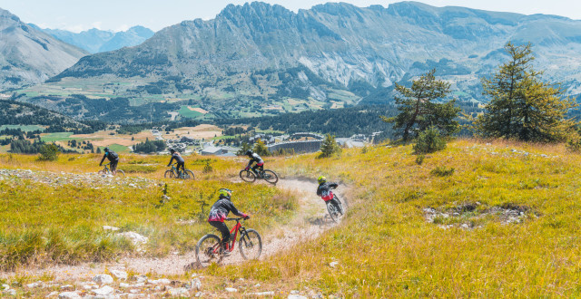 Eté_domaine alpin_Bike Park Team Planete Ride Juillet 2023 ©OT Le Dévoluy (13)